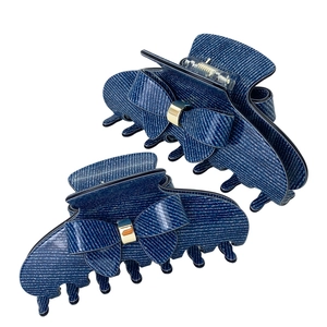 Set di due mollette per capelli blu navy effetto denim con fiocco 3D e fibbia d'oro