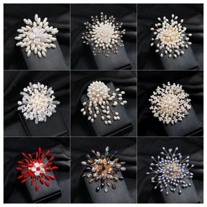 Handmade Snowflake Flower Brooch Pin With Copper Wire Imitation Artificial Pearl Crystal Beads For Women Elegant Coat Accessories