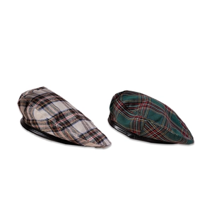 Casquettes plates britanniques à carreaux gris et vert avec visières en cuir noir élégantes