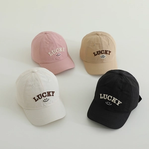 Atmungsaktive schnelltrocknende Kinder-Baseballkappen mit Lucky-Stickerei in vier Farben