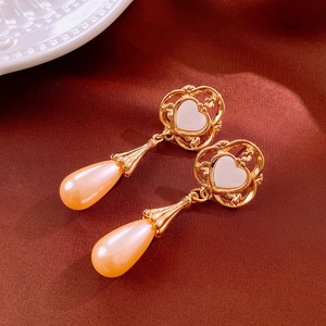 Boucles D'oreilles Pendantes Cœur Style Vintage Avec Künstliche Perle D'imitation Alliage Pour Femmes Tige En Acier