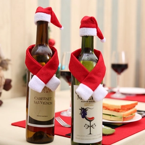 Set de décoration de bouteille de Noël avec mini bonnets de Père Noël et écharpes rouges