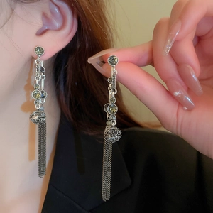 Vintage long tassel drop earrings with sparkling rhinestones and silver needle for women