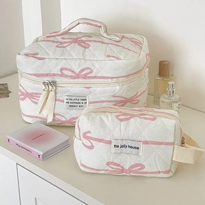 Quilted Cosmetic Makeup Bag Pink Bow Pattern Portable Toiletry Pouch Large Capacity Sweet Travel Storage Organizer