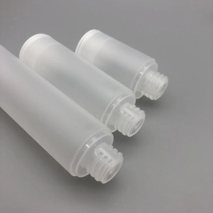 Trois flacons de lotion sous vide en PP mat rechargeables de différentes tailles