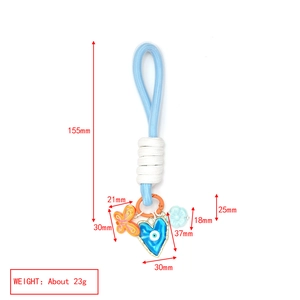 Dimensions détaillées du porte-clés bleu œil du diable avec pendentifs cœur et fleur