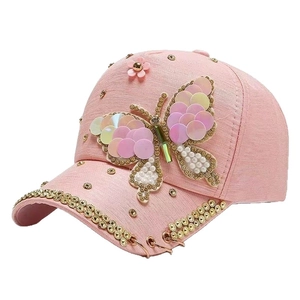 Casquette de baseball rose pour femme avec papillon 3D, perles, strass et anneaux en métal