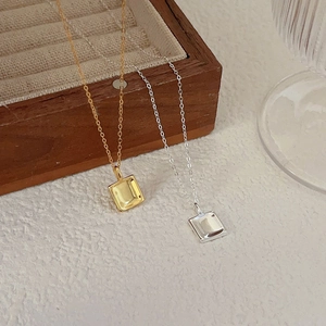 Minimalist 925 sterling silver square pendant necklace in gold and silver finishes