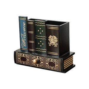Porte-stylo rétro en forme de livres empilés avec tiroir et détails dorés vintage