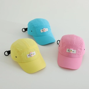 Three colors of breathable quick-dry kids sun hats with cute duck patch and adjustable strap