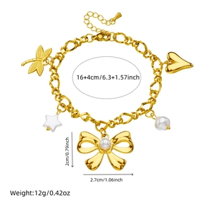 Bracelet à breloques en acier doré avec pendentifs noeud, perle et libellule