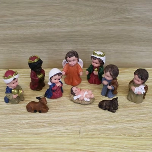 Set presepe da 11 pezzi in resina dipinta a mano con Gesù bambino, Maria, Giuseppe e magi