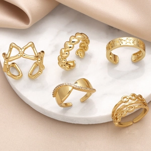 Anelli Aperti Minimalisti in Rame Placcati Oro 18K per Donna Anello da Dito Regolabile con Cuore Stella Strass Catena Gioielli alla Moda
