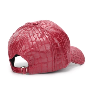 Casquette de baseball rouge bordeaux à motif crocodile avec sangle réglable au dos