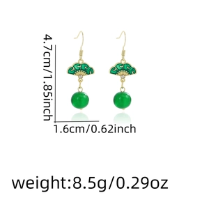 Detailed size specifications for fan-shaped tassel earrings with green enamel and beads