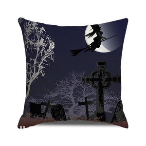 Détail macro d'une housse de coussin d'Halloween avec sorcière et décor de cimetière