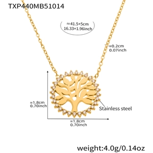 Détail du collier Arbre de Vie doré avec zircons et spécifications de taille
