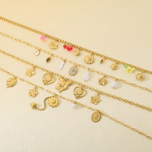 Colliers romantiques en acier inoxydable doré avec breloques fleurs en émail et papillon