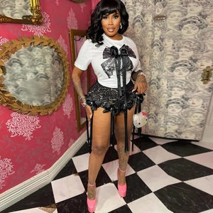 Tenue Femme T-Shirt Imprimé Papillon Et Short En Dentelle Avec Noeuds Et Strass Décoration Streetwear Décontracté Mode