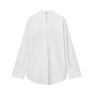 Chemise élégante en popeline blanche à manches longues avec col montant et nœud décoratif