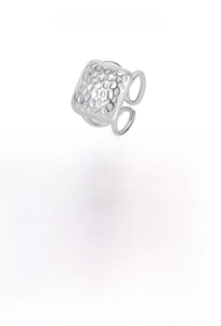 Detail of 925 sterling silver square ring with hammered texture and 17mm height