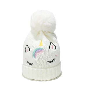 Bonnet d'hiver blanc pour filles avec broderie licorne mignonne et pompon en fausse fourrure