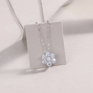 S925 sterling silver six-petal flower moissanite pendant necklace with elegant chain