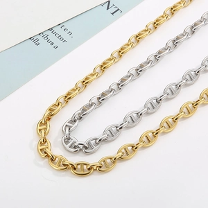 Minimalist stainless steel pig nose chain necklaces in gold and silver finishes