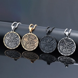 Colliers pendentifs Archange Michel en acier inoxydable style punk en argent, or et noir