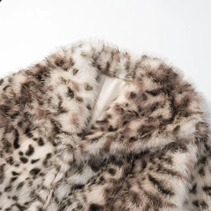 Women's leopard print faux fur coat with oversized lapel collar for autumn and winter fashion