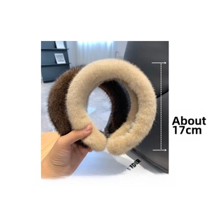 Detail showing the 17cm height measurement of a fluffy mink fur headband in beige