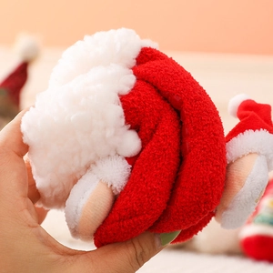 Chaussettes de Noël en polaire corail pour bébés avec rayures festives rouges et blanches
