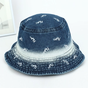 Casquette de baseball en coton dégradé bleu avec broderie AU et texture denim délavé rétro