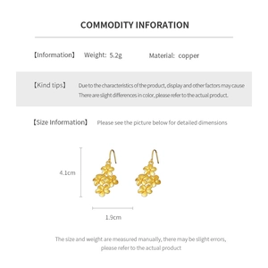 Detail specifications of floral gold earrings showing 4.1cm height and 5.2g weight