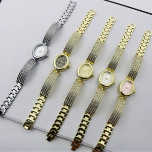 Women Quartz Watch Rhinestone Encrusted Alloy Bracelet Oval Dial Fashion Elegant Wristwatch For Lady Daily Wear