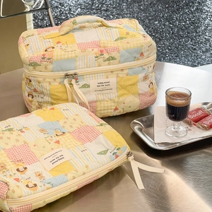 Gesteppte Baumwolle Kosmetiktasche Reise Kulturbeutel Karomuster Blumenmuster Süße Mädchen Tragbarer Organizer