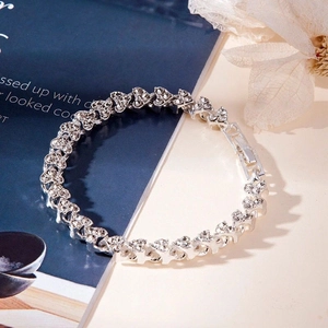 Bracciale A Maglie A Forma Di Cuore Lega Con Strass Lucidi Stile Romano Tono Argento Gioielli Eleganti Da Donna
