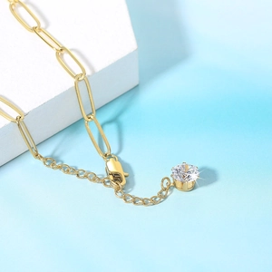 Collier trombone doré avec pendentif en zircon blanc rond et fermoir mousqueton