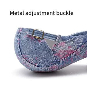 Fibbia regolabile in bronzo su berretto in denim vintage per vestibilità flessibile