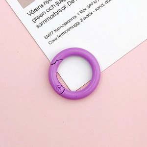 Detailed view of a 25mm purple spring gate ring for DIY keychain and bag accessories