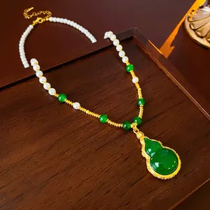 Collier Pendentif Calebasse Style Chinois Vintage Avec Künstliche Perles Et Künstliche Perles De Pierres Précieuses Vertes Cuivre Plaqué Or