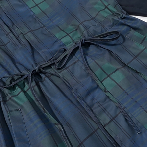 Coupe-vent d'hiver à capuche avec motif écossais bleu-vert et taille à cordon de serrage