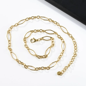Golden minimalist stainless steel square link chain necklace for men and women