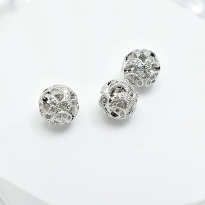 Perline rotonde d'argento traforate con micro-pave di zirconi per gioielli DIY