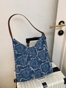 Vintage Denim Tote Bag Women Fringed Flower Pattern Large Capacity Retro Shoulder Bag With Leather Strap Commute Casual