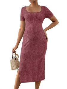 Robe de grossesse en tricot avec col carré et fente latérale en couleur vieux rose