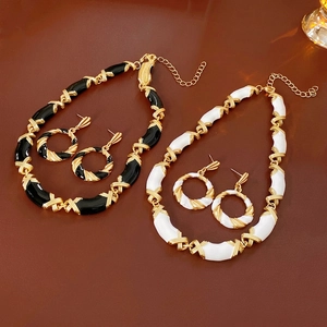 Vintage Enamel Necklace And Earrings Jewelry Twisted Geometric Alloy With Silver Earring Post Light Luxury Women