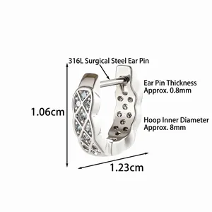 Créoles géométriques en acier titane 316L avec zircons et diamètre intérieur de 8mm