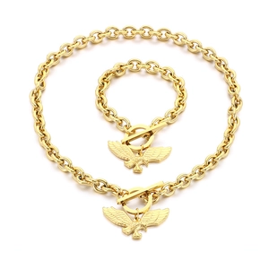 Schmuckset aus goldenem Titanstahl mit Adler-Anhänger Halskette und OT-Verschluss Armband
