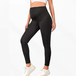 Zwarte zwangerschapsyoga legging met hoge taille en buikondersteuning voor comfort
